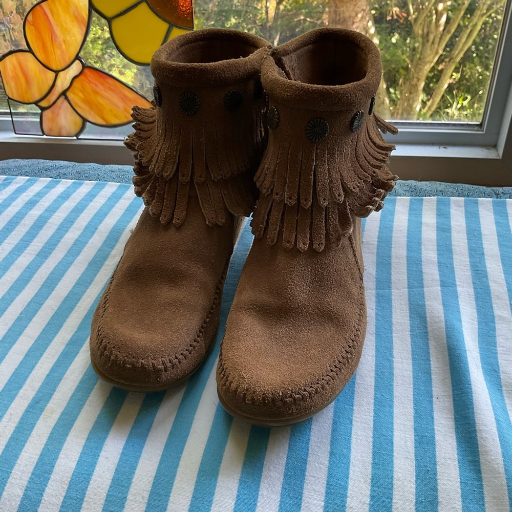 Minnetonka Vintage Suede Fringe Studded Moccasin Booties Boho 5 - Picture 4 of 8